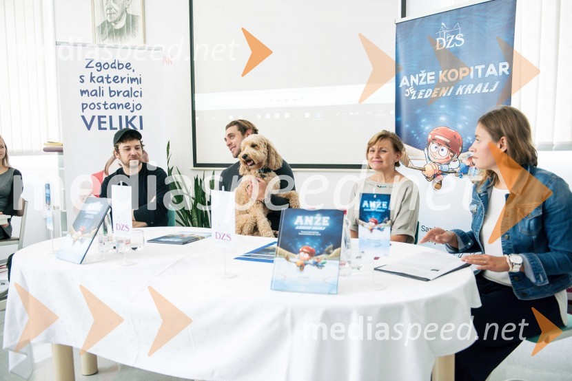  Matej  de Cecco, ilustrator;  Anže Kopitar, hokejist, LA Kings;  Gustl Kopitar, kuža;  Andreja Kavčič, DZS;  Anja Hlača Ferjančič, novinarka, RTVSvojo slikanico je dobil tudi Anže Kopitar