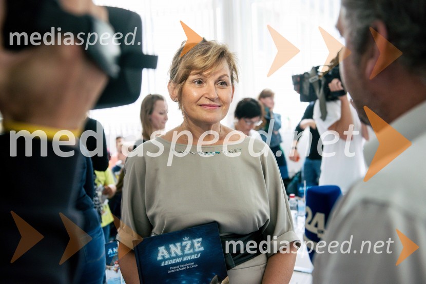  Andreja Kavčič, DZSSvojo slikanico je dobil tudi Anže Kopitar