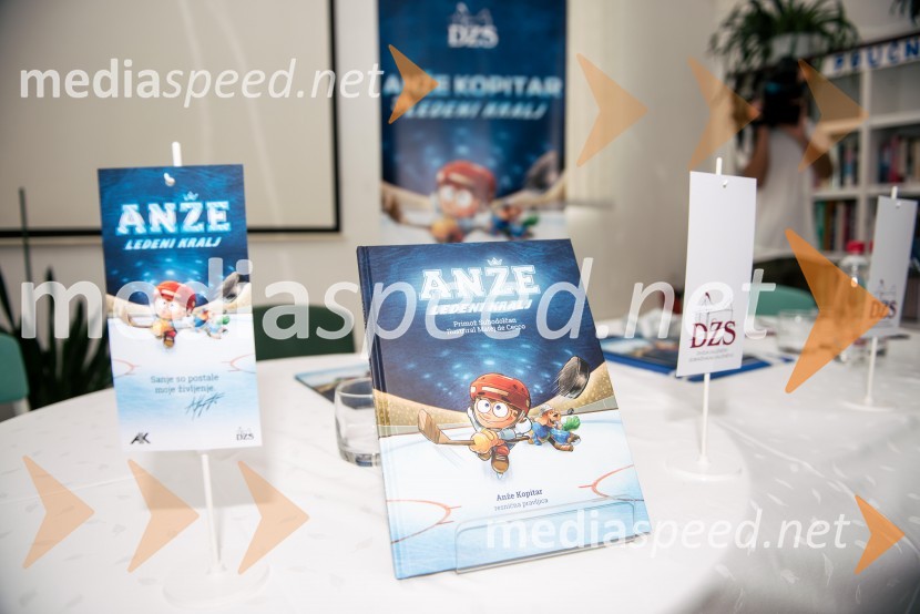 Svojo slikanico je dobil tudi Anže KopitarSvojo slikanico je dobil tudi Anže Kopitar