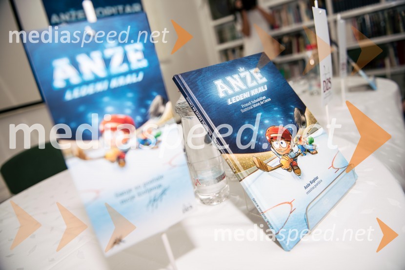 Svojo slikanico je dobil tudi Anže KopitarSvojo slikanico je dobil tudi Anže Kopitar