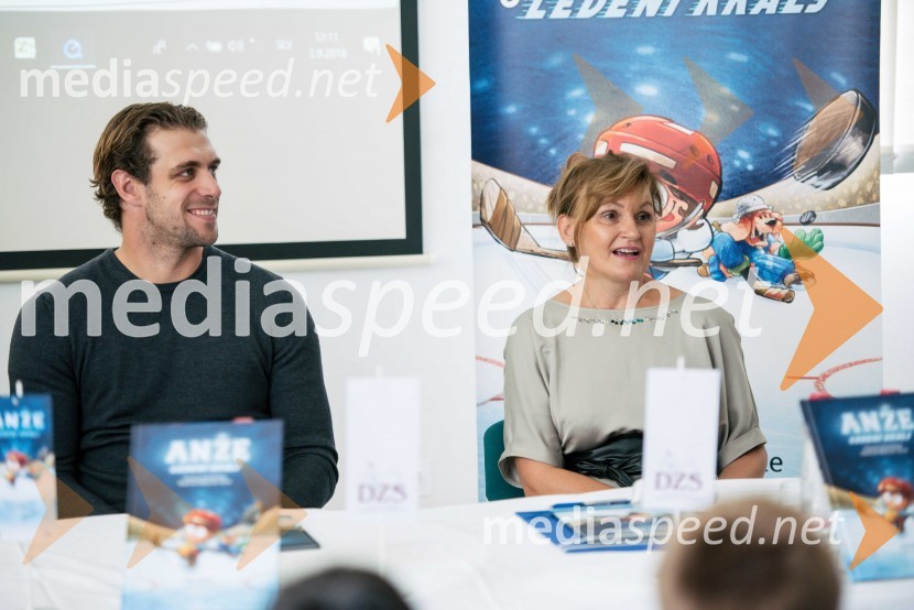  Anže Kopitar, hokejist, LA Kings;  Andreja Kavčič, DZSSvojo slikanico je dobil tudi Anže Kopitar