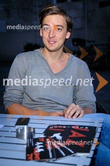  Daniel Day Škufca, režiserJaz, umetnik. Jaz, državljan., predstavitev 63. sezone SMG