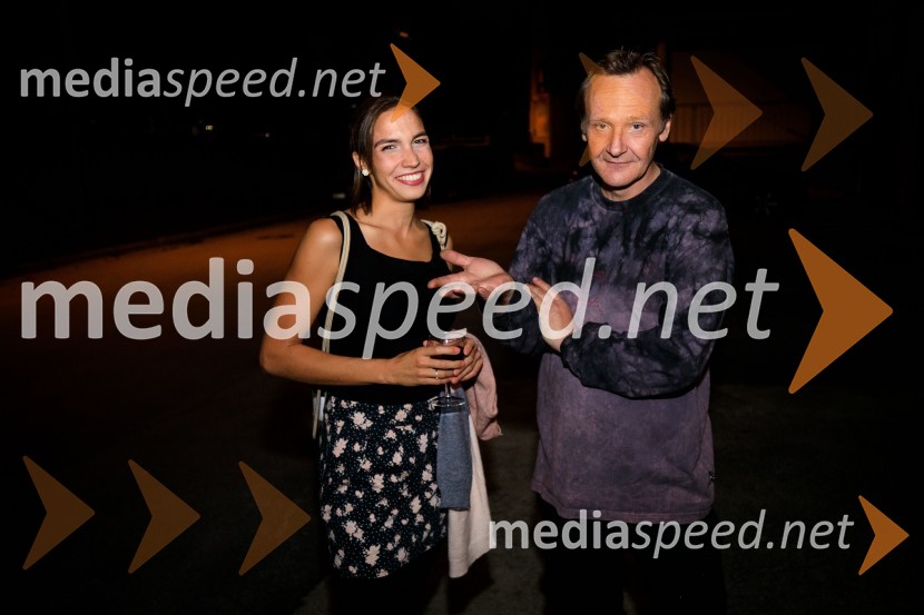  Klara Kastelec, igralka;  Sandi MikužJaz, umetnik. Jaz, državljan., predstavitev 63. sezone SMG