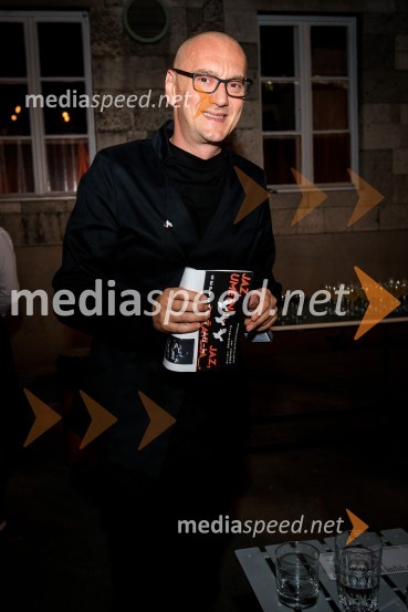  Goran Injac, umetniški vodja, Slovensko mladinsko gledališčeJaz, umetnik. Jaz, državljan., predstavitev 63. sezone SMG