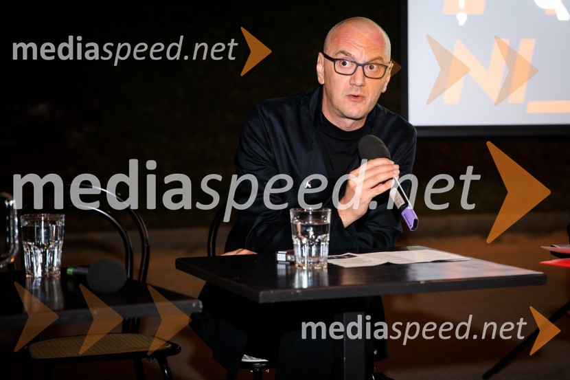  Goran Injac, umetniški vodja, Slovensko mladinsko gledališčeJaz, umetnik. Jaz, državljan., predstavitev 63. sezone SMG