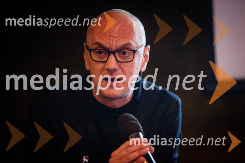  Goran Injac, umetniški vodja, Slovensko mladinsko gledališčeJaz, umetnik. Jaz, državljan., predstavitev 63. sezone SMG