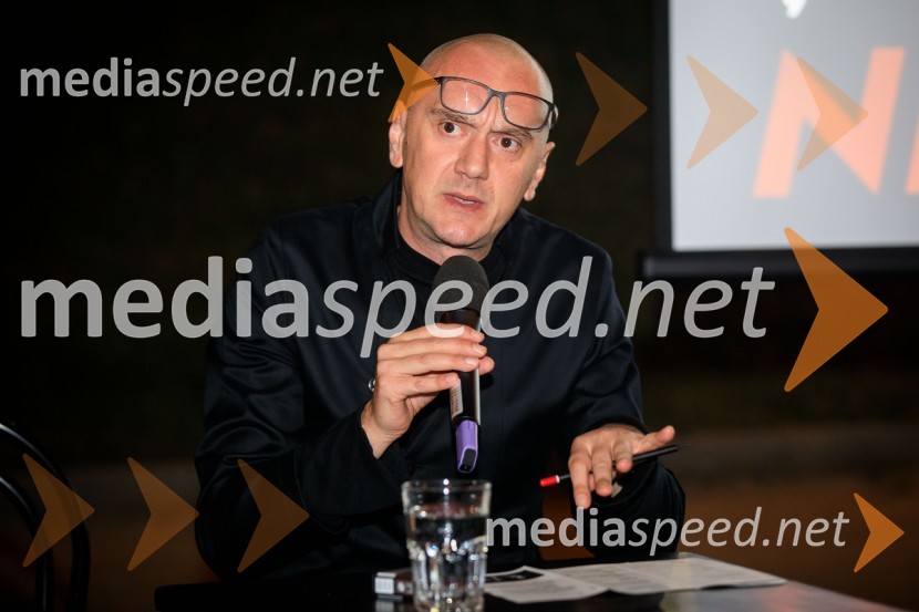  Goran Injac, umetniški vodja, Slovensko mladinsko gledališčeJaz, umetnik. Jaz, državljan., predstavitev 63. sezone SMG