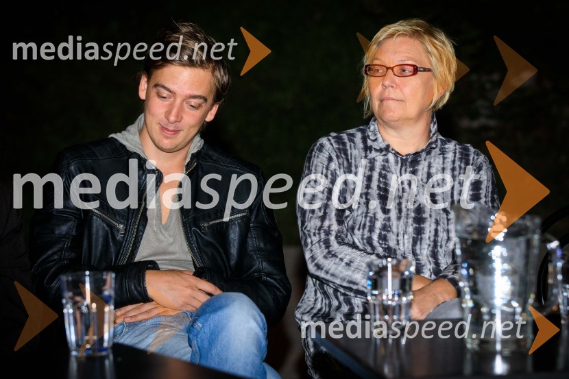  Daniel Day Škufca, režiser; mag. Neda Rusjan Bric, režiserkaJaz, umetnik. Jaz, državljan., predstavitev 63. sezone SMG