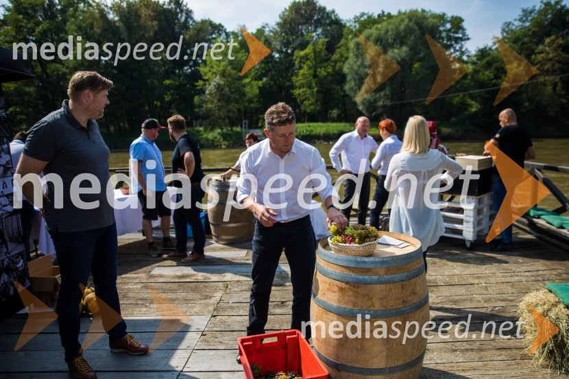  Danilo Steyer,   vinar, Steyer Vina; vinski vitez, predsednik Vinske reprezentance SlovenijeGourmet Over Mura 2018, predstavitev projekta