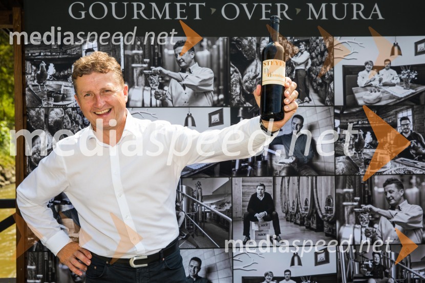  Danilo Steyer,   vinar, Steyer Vina; vinski vitez, predsednik Vinske reprezentance SlovenijeGourmet Over Mura 2018, predstavitev projekta
