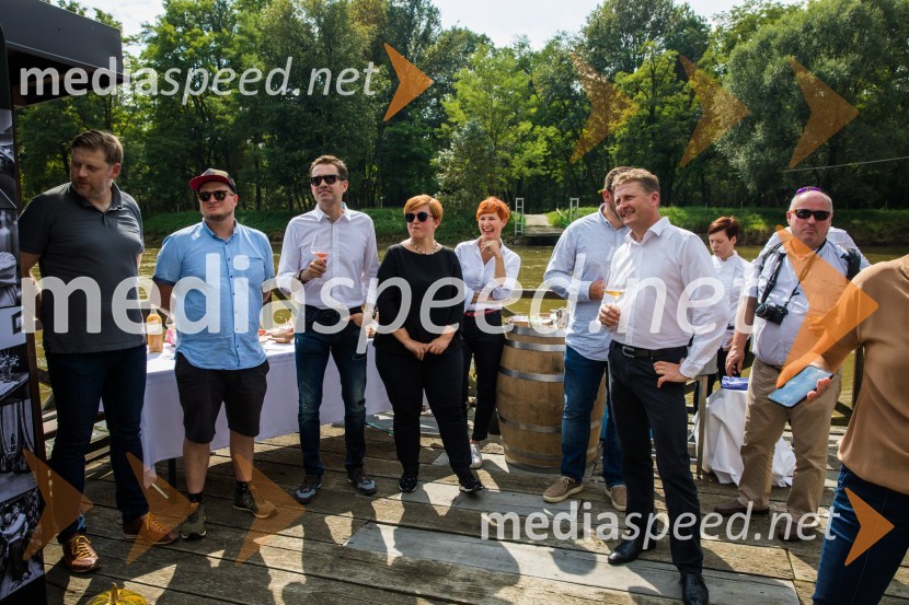  Uroš Valcl , Vinska Klet Marof, Direktor in enolog;  ... ;  Gorazd Kocbek, Oljarna Kocbek;  Tanja Pintarič, Gostilna Rajh;  Helena  Kodila, Kodila d.o.o.;  Danilo Steyer,   vinar, Steyer Vina; vinski vitez, predsednik Vinske reprezentance SlovenijeGourmet Over Mura 2018, predstavitev projekta