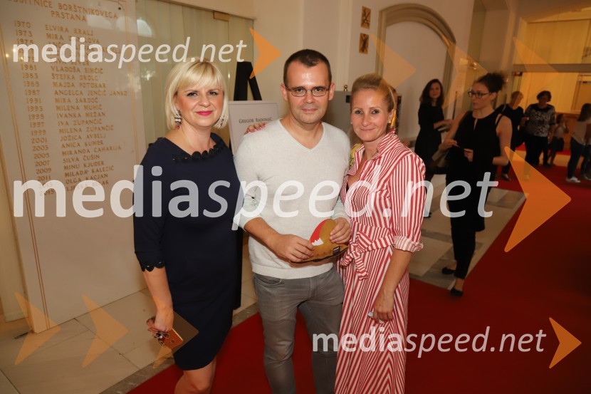  Darja Čižek, marketing SNG Maribor;  Alan Kavčič, predstavnik za odnose z javnostmi SNG Maribor;  Anja  Žižek, marketing SNG MariborKekec, premiera predstave