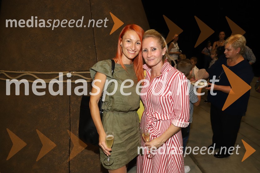  Nataša Mur;  Anja  Žižek, marketing SNG MariborKekec, premiera predstave