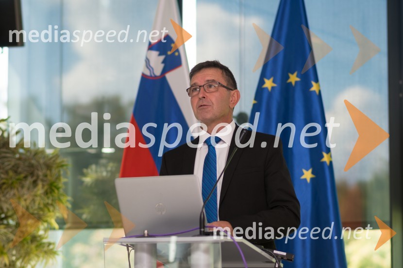  Boris Koprivnikar, minister za javno upravo RSKibernetska varnost, konferenca