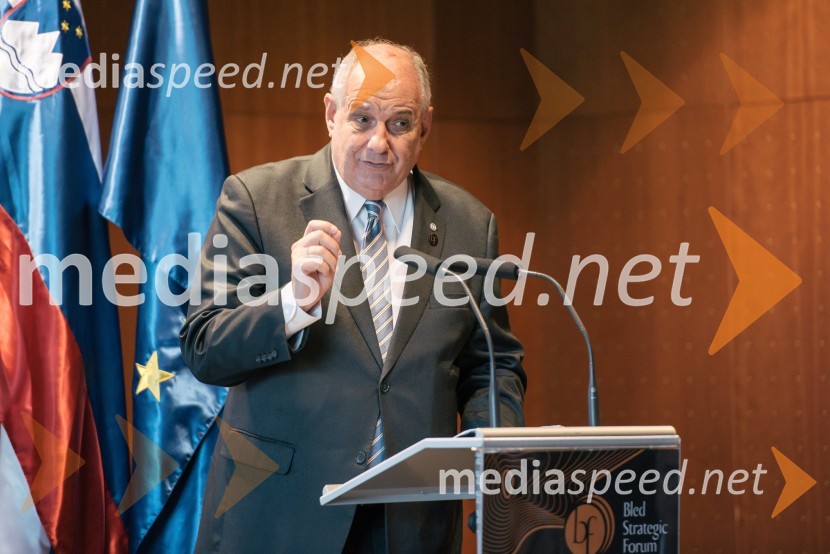  Terens – Nikolaos  Quick, novinar in politik13. Strateški Forum, otvoritev