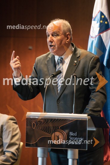  Terens – Nikolaos  Quick, novinar in politik13. Strateški Forum, otvoritev