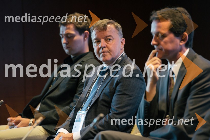  Blaž Tomc Zidar, Društvo v tujini izobraženih Slovencev VTIS, član upravnega odbora;  John  Doma, častni konzul Republike Slovenije;  Zvone Žigon, Urad Vlade Republike Slovenije za Slovence v zamejstvu in po svetu13. Strateški Forum, otvoritev