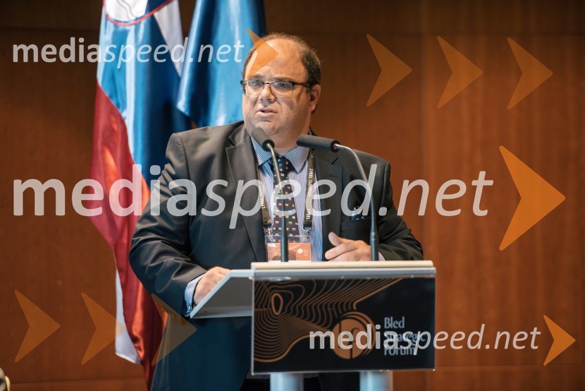  Raymond  Xerri, politik13. Strateški Forum, otvoritev