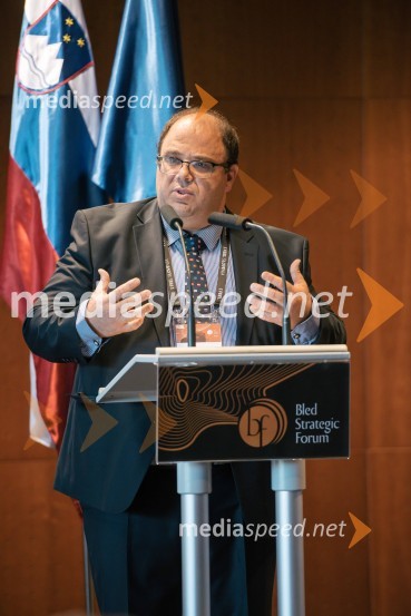  Raymond  Xerri, politik13. Strateški Forum, otvoritev