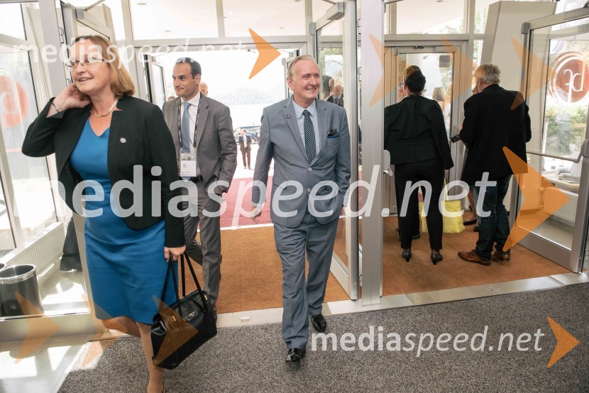  ... ;  Gorazd Žmavc, minister brez listnice na uradu za Slovence v zamejstvu in po svetu13. Strateški Forum, otvoritev