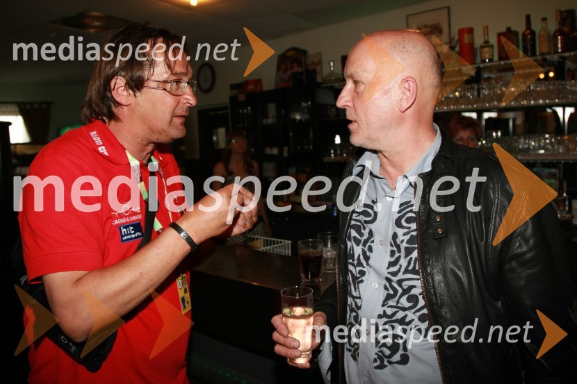 Smiljan Kreže, pevec skupine Preporod in organizator koncerta in Vlado Kreslin, pevecRadio City koncert 2008