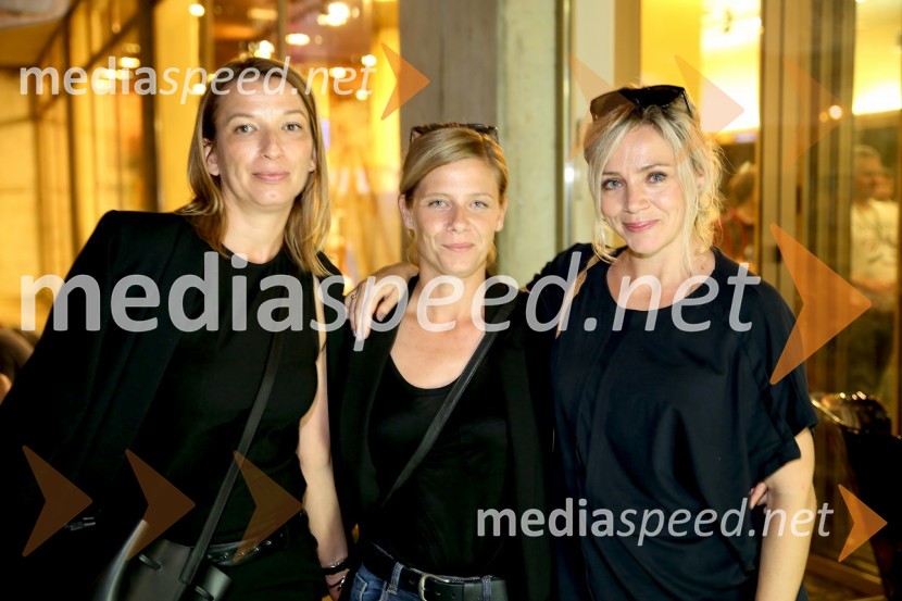  ... ;  ... ;  Katarina Čas, igralka, voditeljicaZgodovinski  zaključek 21. Festivala slovenskega filma