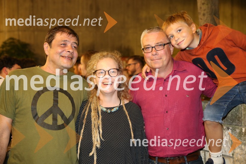  ... ;  Nina Blažin, režiserka;  Jani Sever, producent, režiser;  ... Zgodovinski  zaključek 21. Festivala slovenskega filma