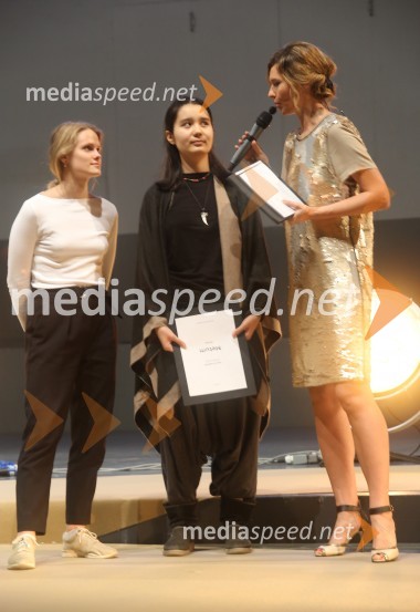  ... ;  Anna Sangawa Hmeljak, scenaristka, umetnica;  Karin Sabadin, TV voditeljicaZgodovinski  zaključek 21. Festivala slovenskega filma