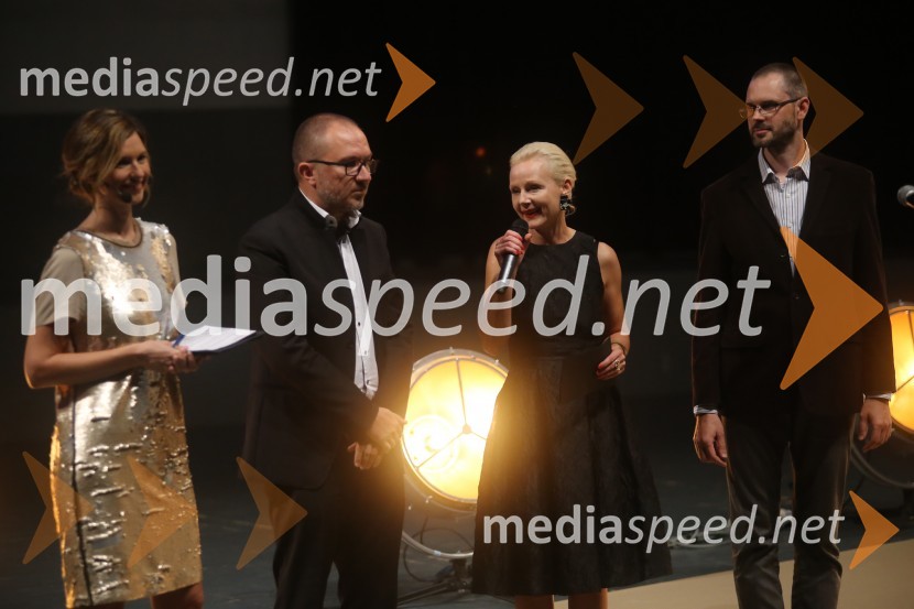  Karin Sabadin, TV voditeljica;  ... ;  ... ;  ... Zgodovinski  zaključek 21. Festivala slovenskega filma