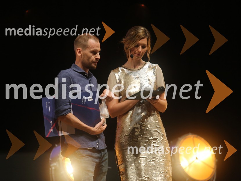  Mitja Ličen, direktor fotografije, Slovenski filmski center ;  Karin Sabadin, TV voditeljicaZgodovinski  zaključek 21. Festivala slovenskega filma