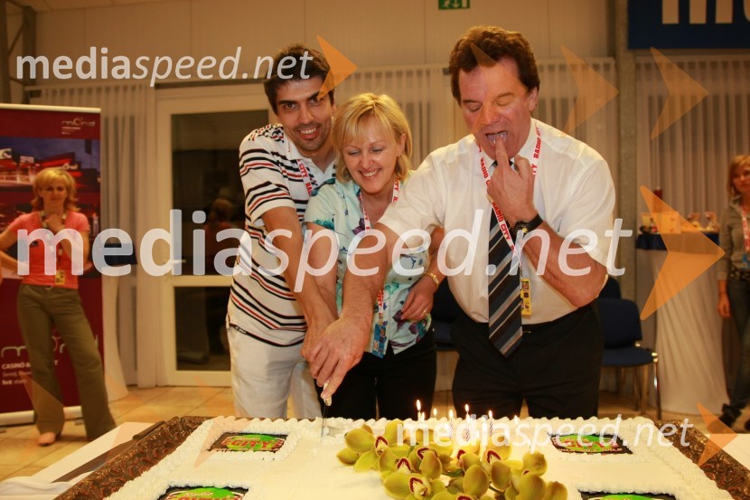 Bor Greiner, odgovorni urednik Radia City, Andreja Ročnik in Mišo Hoelbl, lastnik Radia City MariborRadio City koncert 2008