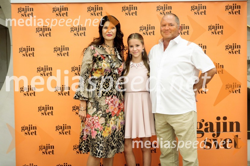  ... ;  Tara  Milharčič, igralka;  ... Slavnostna premiera mladinske romantične komedije Gajin svet