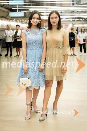  Neža  Smolinsky, igralka;  Gitica  Jakopin, igralkaSlavnostna premiera mladinske romantične komedije Gajin svet