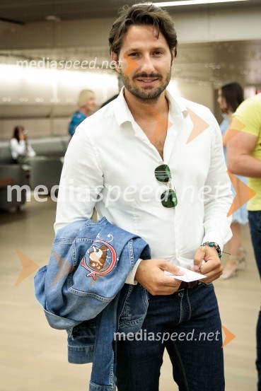  Jernej Tozon, pevec, skupina ČukiSlavnostna premiera mladinske romantične komedije Gajin svet