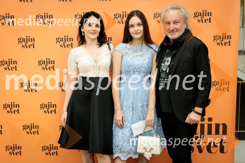  ... ;  Neža  Smolinsky, igralka;  Peter Bratuša, režiserSlavnostna premiera mladinske romantične komedije Gajin svet