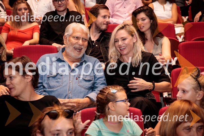  Boris Cavazza, igralec;  Katarina Čas, igralka, voditeljicaSlavnostna premiera mladinske romantične komedije Gajin svet