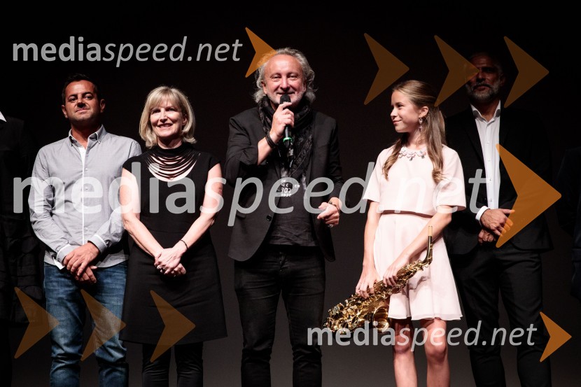  ... ;  Špela Levičnik Oblak, scenaristka, direktorica Luna TBWA;  Peter Bratuša, režiser;  Tara  Milharčič, igralka;  Sebastian Cavazza, dramski in filmski igralecSlavnostna premiera mladinske romantične komedije Gajin svet