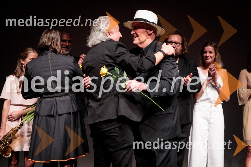  Peter Bratuša, režiser;  Mojmir Sepe, skladateljSlavnostna premiera mladinske romantične komedije Gajin svet