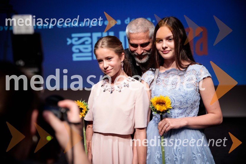  Tara  Milharčič, igralka;  Boris Cavazza, igralec;  Neža  Smolinsky, igralkaSlavnostna premiera mladinske romantične komedije Gajin svet