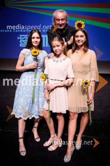  Neža  Smolinsky, igralka;  Tara  Milharčič, igralka;  Peter Bratuša, režiser;  Gitica  Jakopin, igralkaSlavnostna premiera mladinske romantične komedije Gajin svet