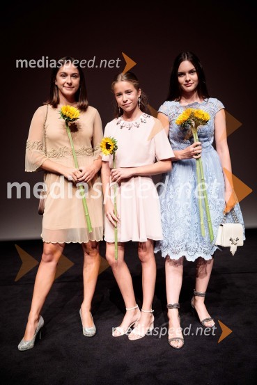  Gitica  Jakopin, igralka;  Tara  Milharčič, igralka;  Neža  Smolinsky, igralkaSlavnostna premiera mladinske romantične komedije Gajin svet