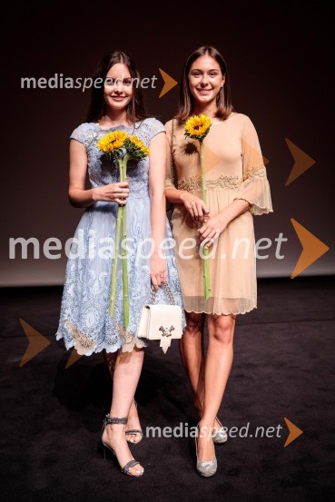  Neža  Smolinsky, igralka;  Gitica  Jakopin, igralkaSlavnostna premiera mladinske romantične komedije Gajin svet