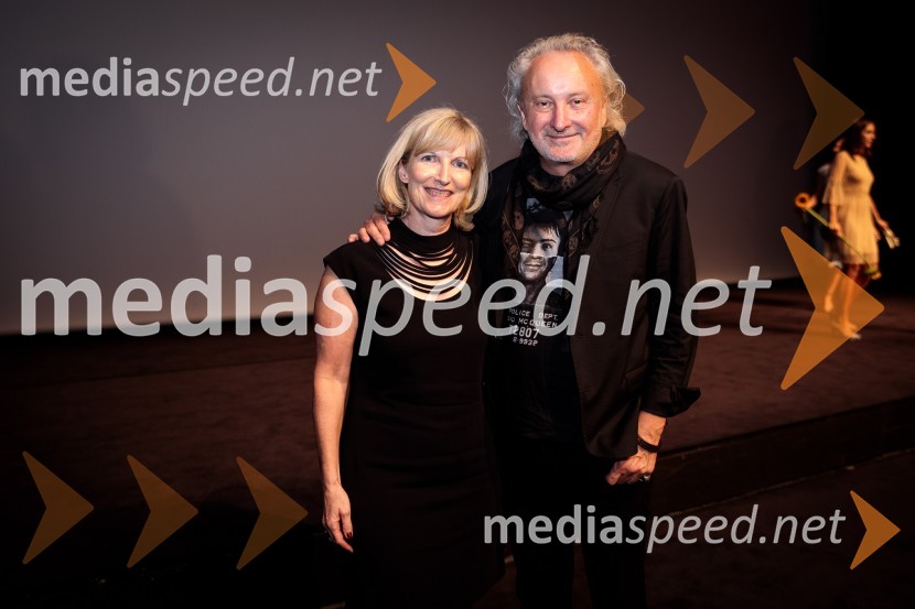  Špela Levičnik Oblak, scenaristka, direktorica Luna TBWA;  Peter Bratuša, režiserSlavnostna premiera mladinske romantične komedije Gajin svet