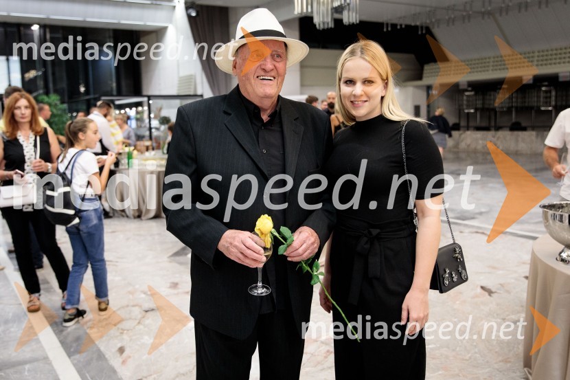  Mojmir Sepe, skladatelj;  ... Slavnostna premiera mladinske romantične komedije Gajin svet