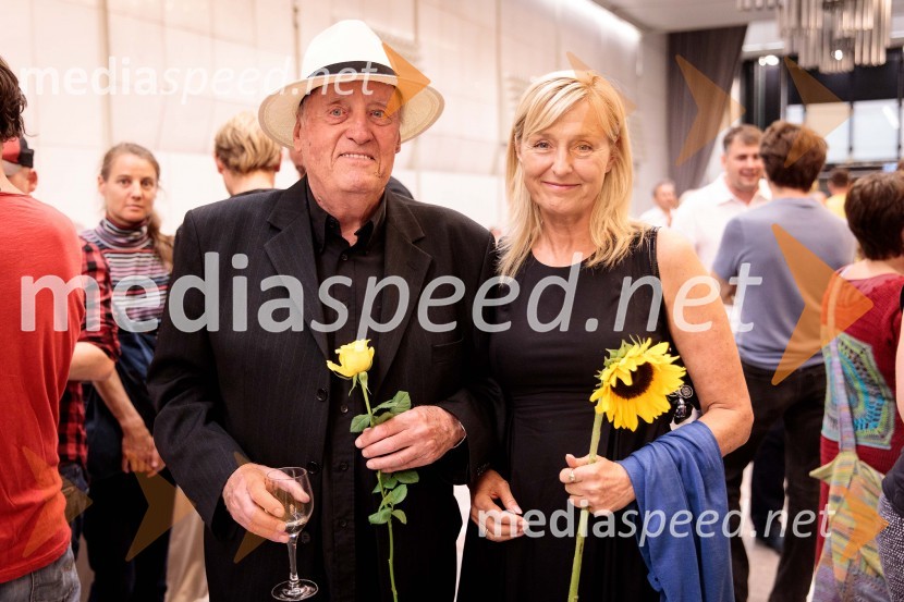  Mojmir Sepe, skladatelj;  Judita Zidar, igralkaSlavnostna premiera mladinske romantične komedije Gajin svet