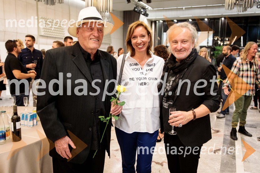  Mojmir Sepe, skladatelj;  ... ;  Peter Bratuša, režiserSlavnostna premiera mladinske romantične komedije Gajin svet