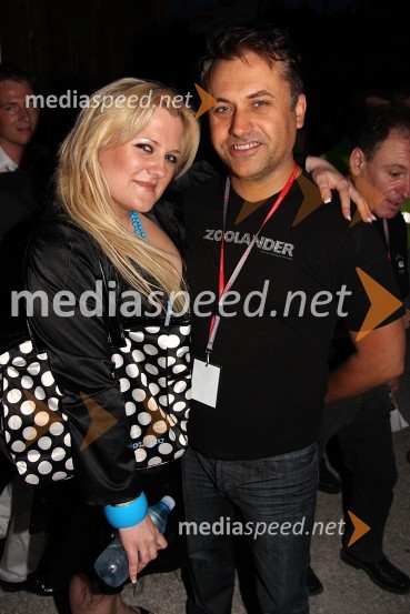 Mirna Reynolds, pevka in Miki Šarac, glasbenikKoncert ob 12. obletnici televizije RTS