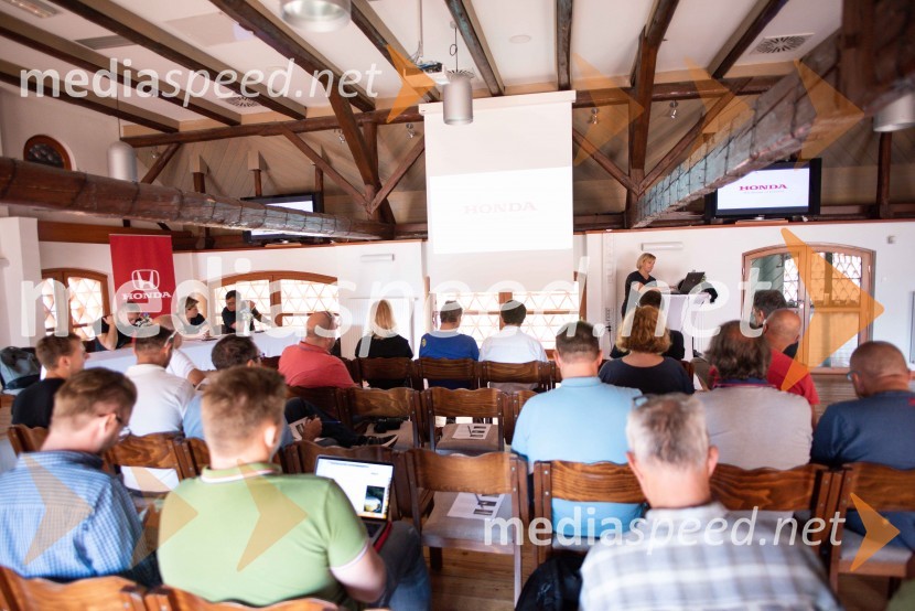 Honda CR-V, slovenska predstavitev