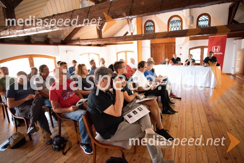 Honda CR-V, slovenska predstavitev