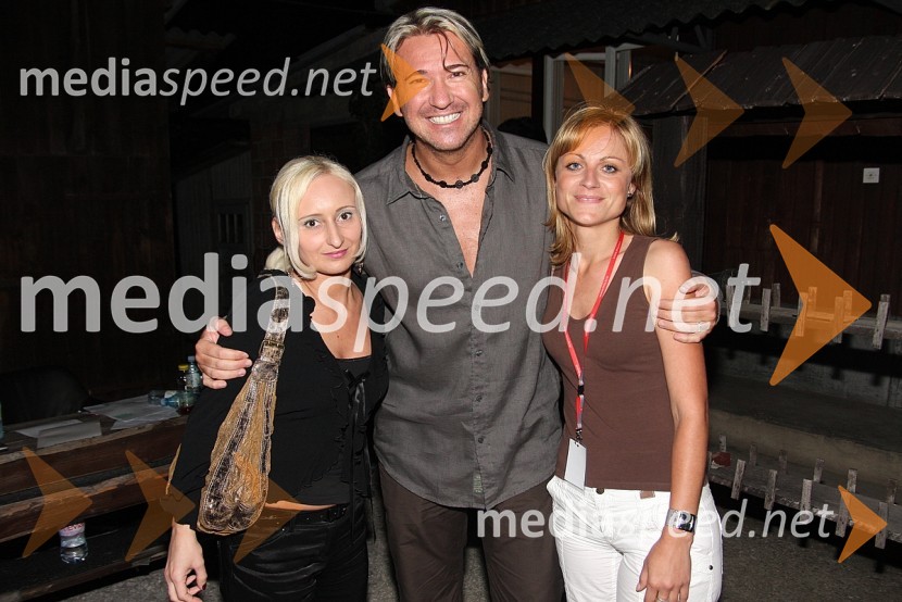 Simona Gljuk Peče, Werner Brozovič, pevec in Jasmina ZagoracKoncert ob 12. obletnici televizije RTS